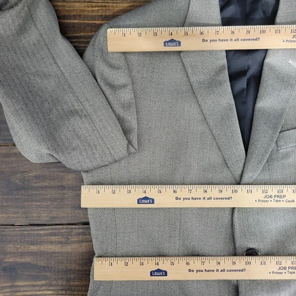 Chaps Men's Sport Coat Blazer Two Button Light Brown Herringbone‎ Poly Blend 42R
